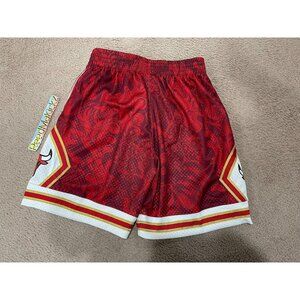 Mitchell & Ness Chicago Bulls CNY Chinese New Year Shorts Mens Medium